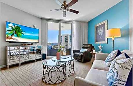 Pink Sunsets at the Palms of Destin Across from Beach, Heated Pool Shuttle & Dining