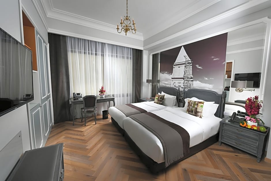 Le Bristol Hotel