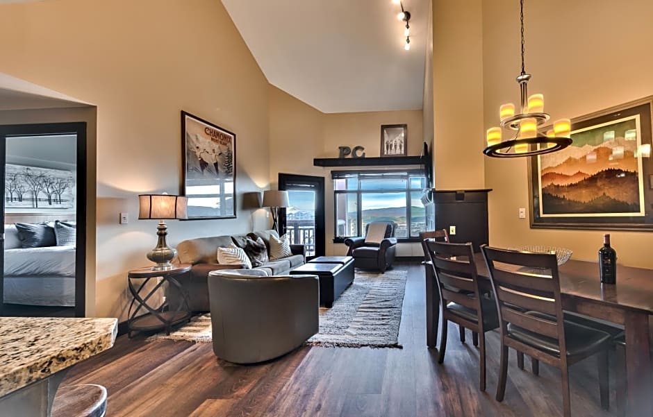 Sundial Lodge Larger Penthouse by Canyons Village Rentals