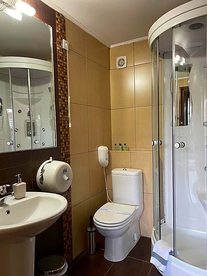 Gioras Hotel