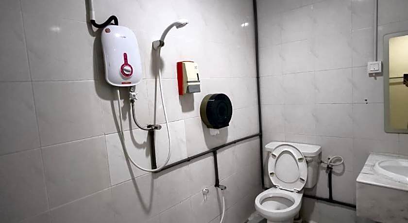 OYO 90895 Hotel Ikia