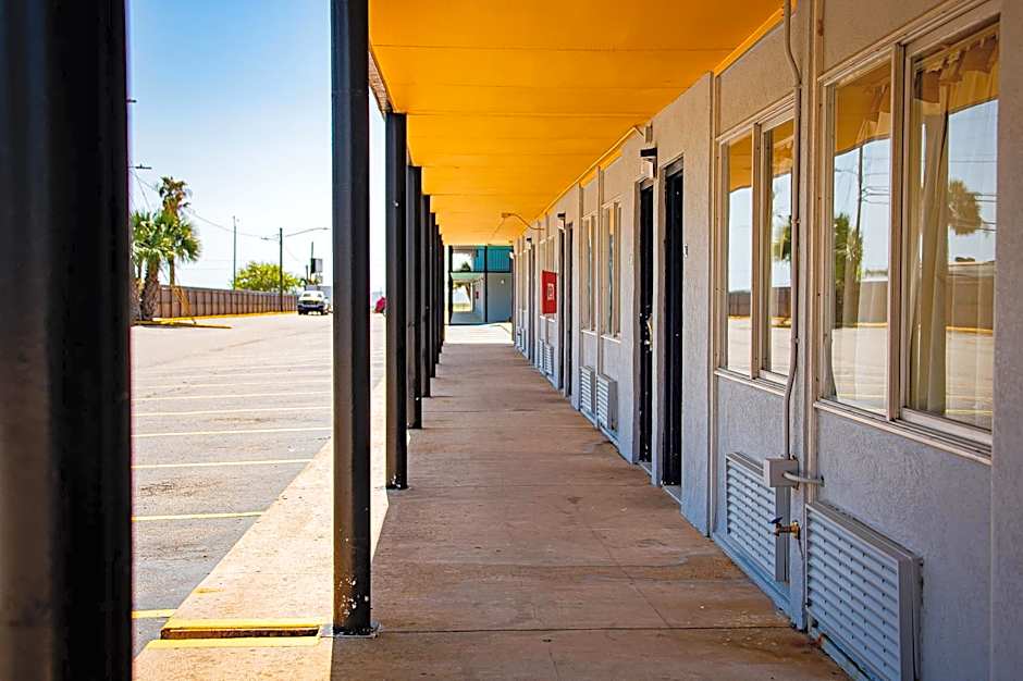 Super 8 by Wyndham Biloxi at the Beach