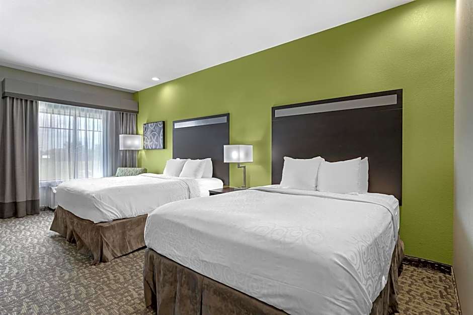 Best Western Plus Bay City Inn & Suites