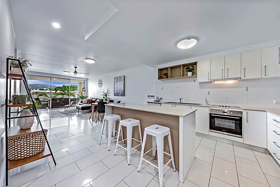 Airlie Summit Apartments