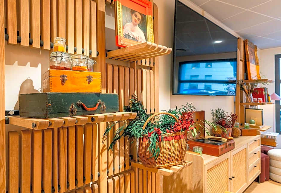 B&B HOTEL Rueil-Malmaison Gare