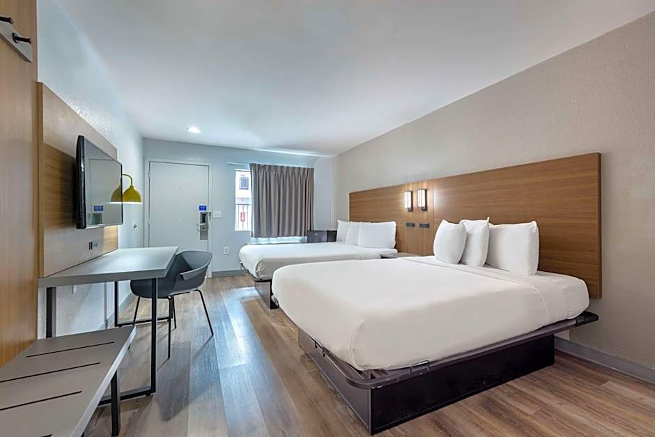 Motel 6-Santa Ana, CA