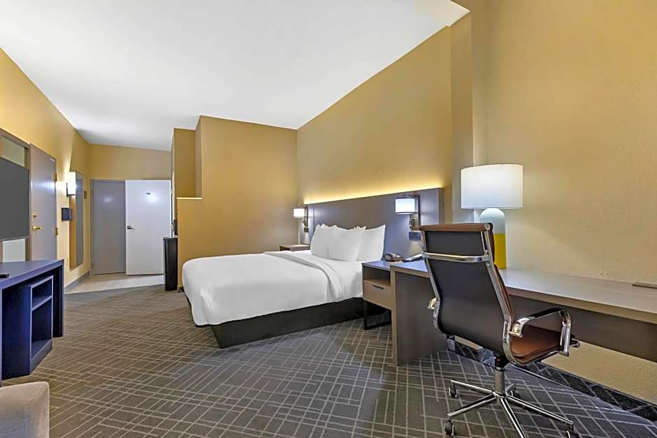 Comfort Suites Hanes Mall