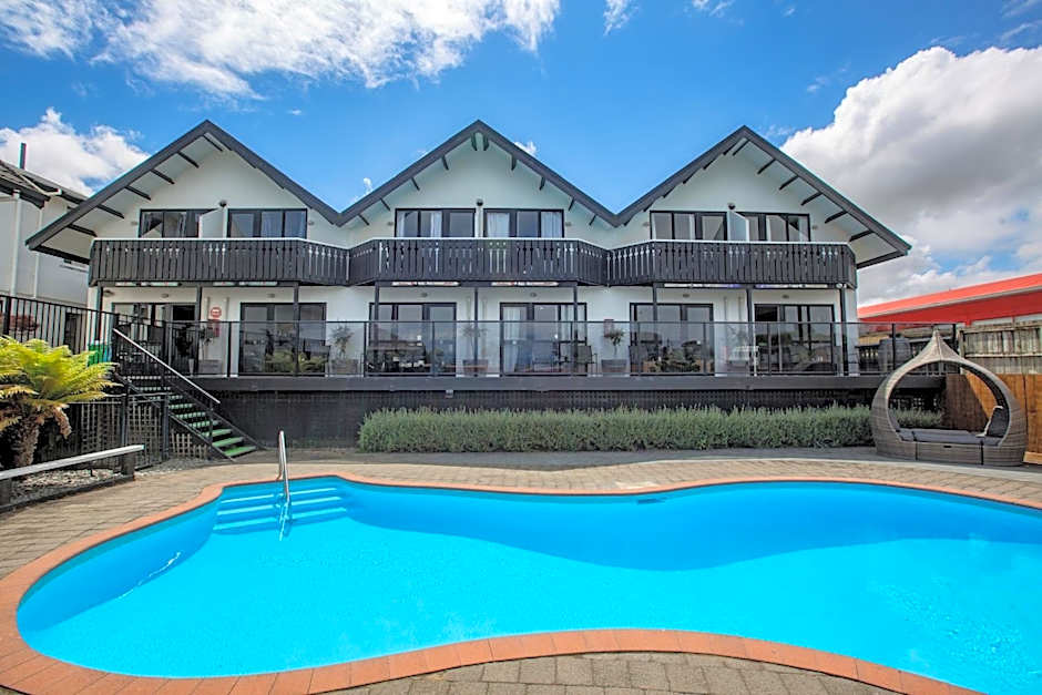 Le Chalet Suisse Motel Taupo