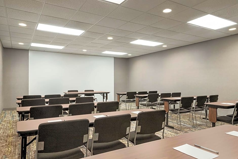 Hampton Inn By Hilton & Suites Springfield
