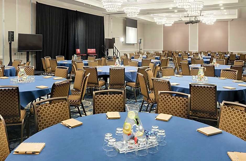 Juniper Hotel Cupertino, Curio Collection By Hilton
