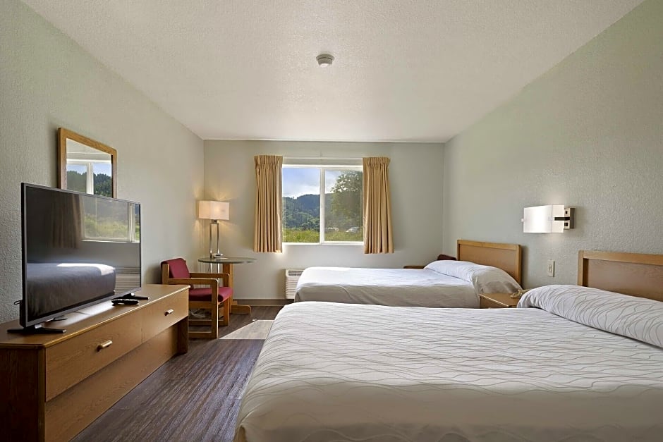 Garibaldi Inn at the Bay