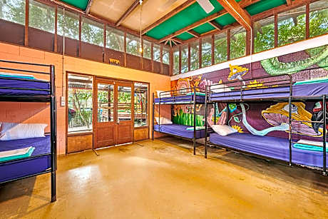 Bed in 10-Bed Mixed Dormitory Room