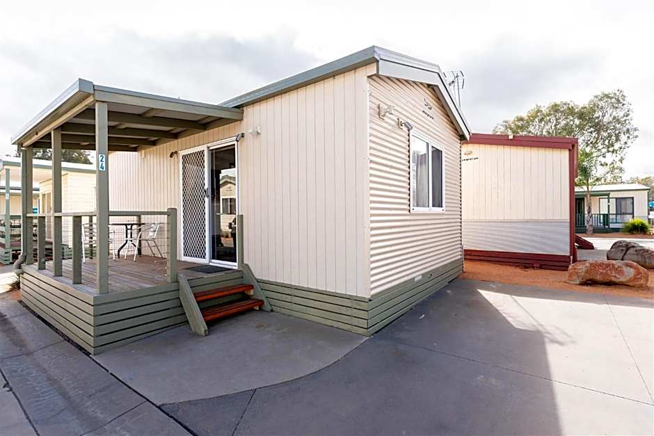 Riverside Cabin Park