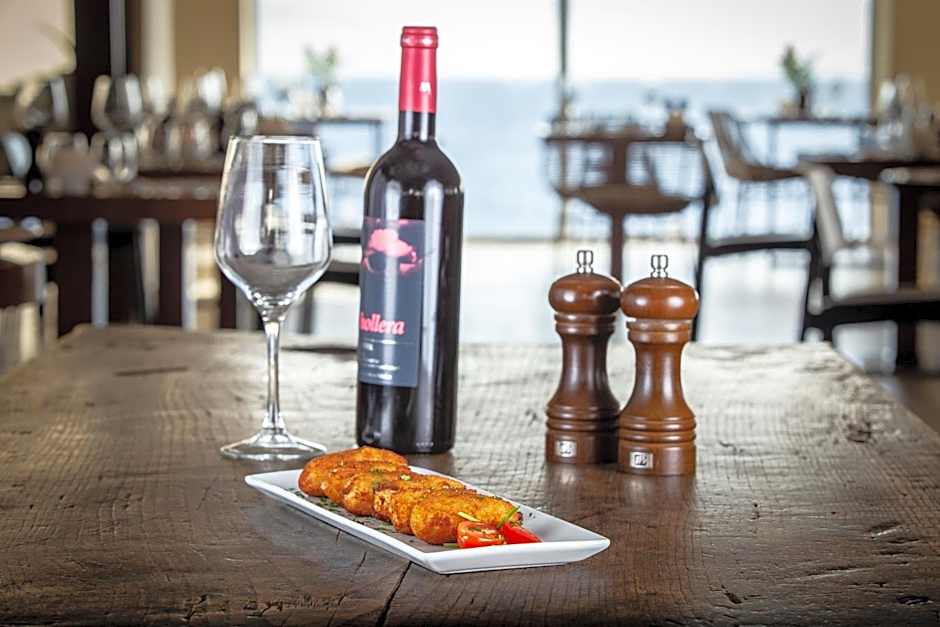 Atlantic Holiday Hotel