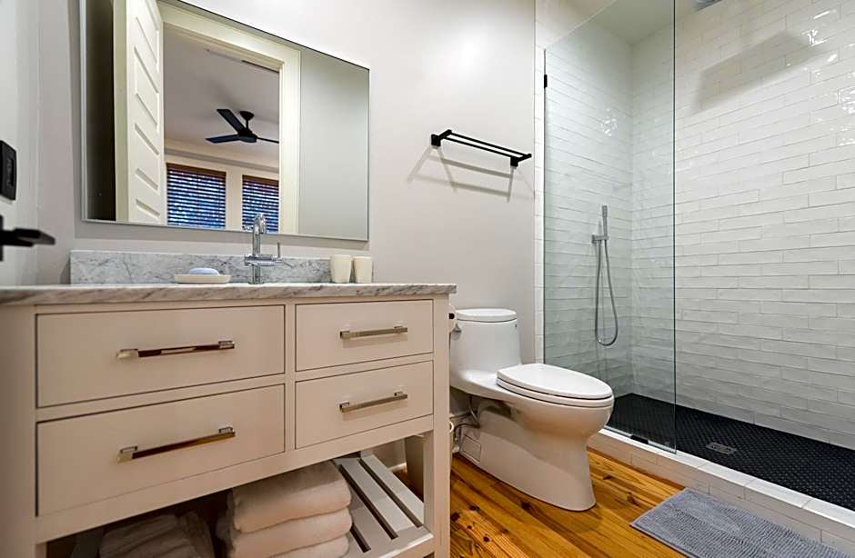 The Quarters on King