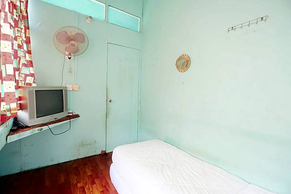 Hotel O Penginapan ReniNearMall Nagoya Hill