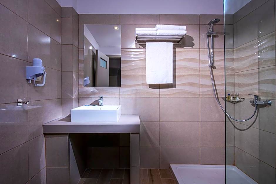 Thania Seaside Smotel - Adults Only