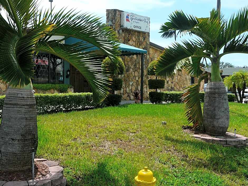 Spinnaker Inn of Naples