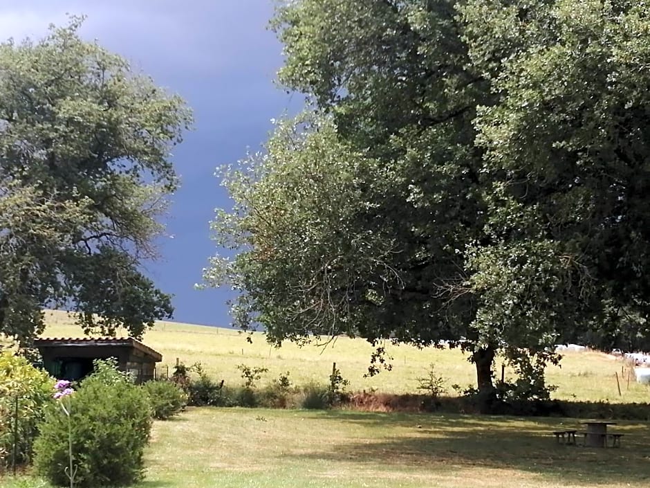 MAISON MAUPAS Chambre Rouge