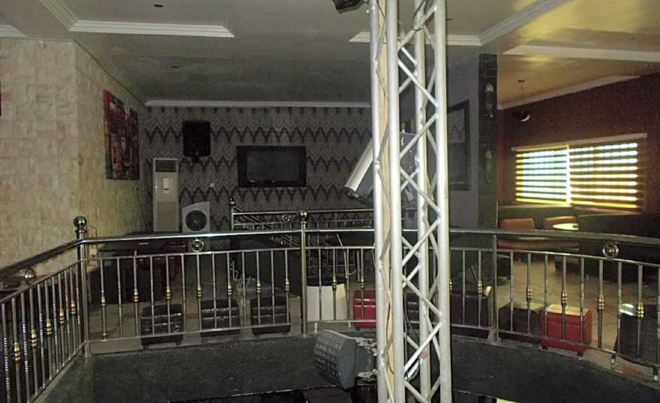 Beverly Heels Hotels