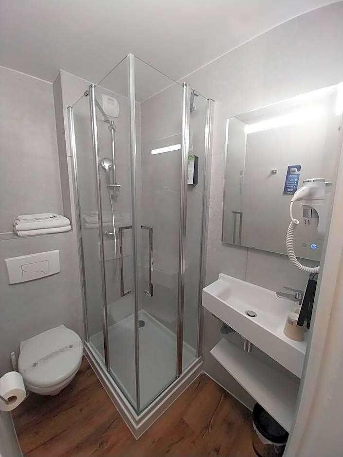 Kyriad Hotel La Fleche