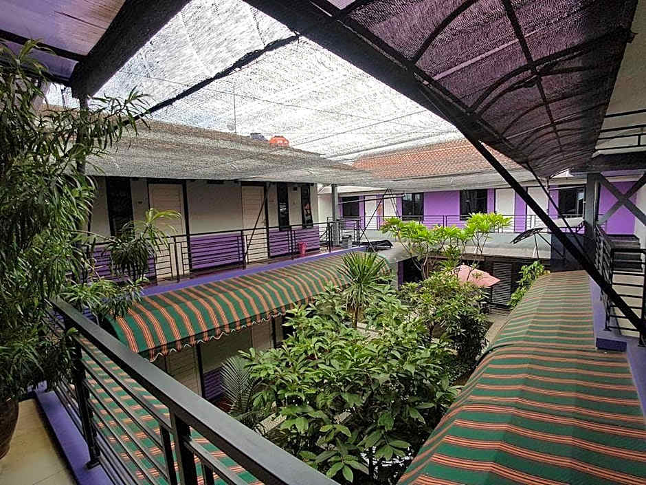La Derra Hotel