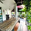 Swan Garden Hotel
