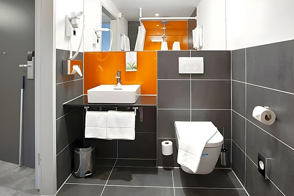 CAMPANILE DUISBURG CITY