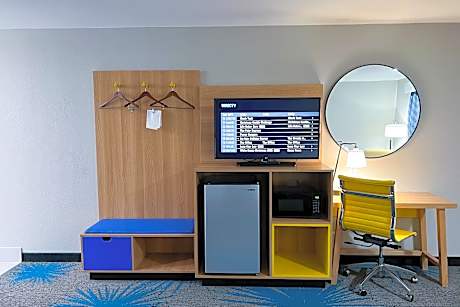 1 King Bed Mobility Accessible Room Non-Smoking