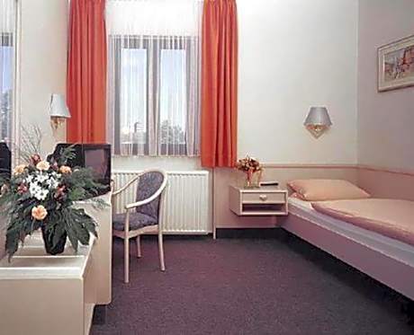 Classic Single Room