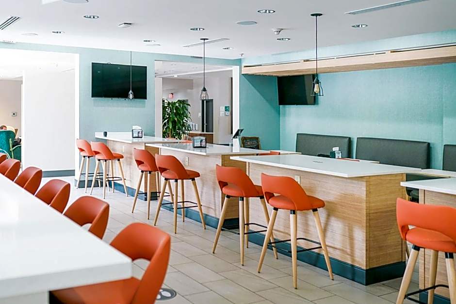 Holiday Inn Hotel And Suites Fayetteville W-Fort Bragg Area By IHG