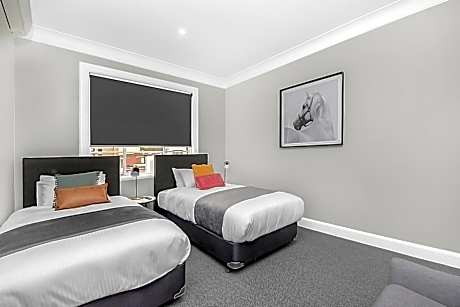 Twin Room with Shared Bathroom