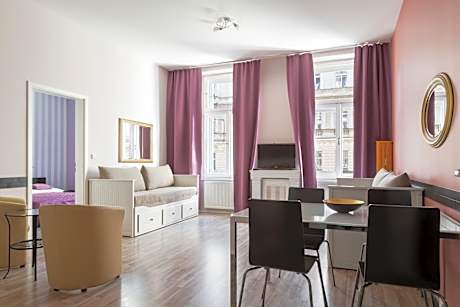 Royal Court Legerova