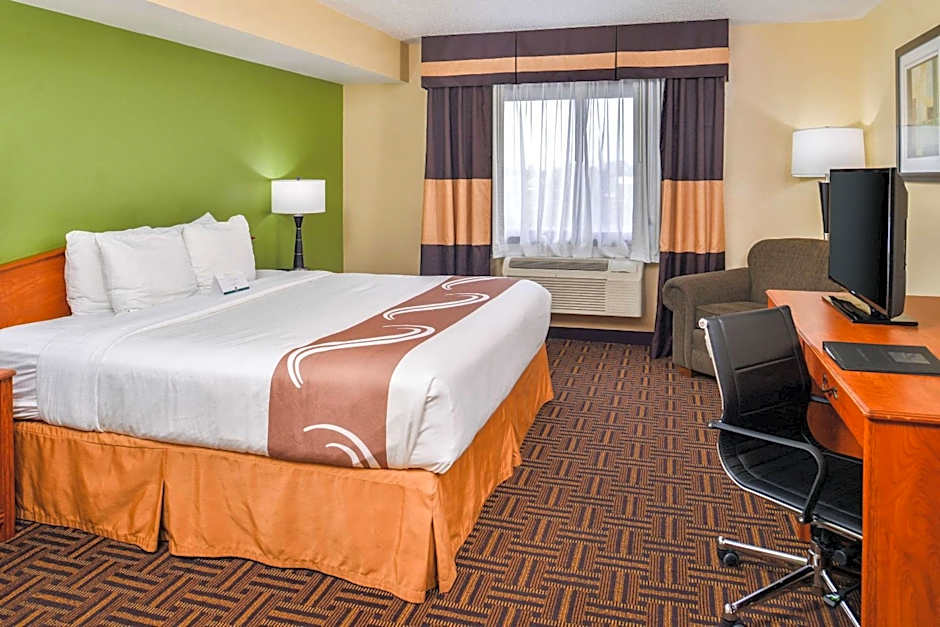 Quality Inn Bolingbrook I-55
