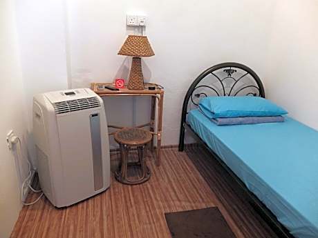 Standard Single Room with Shared Bathroom