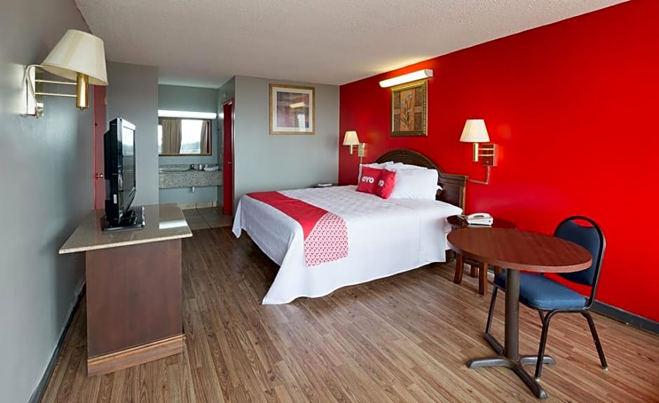 OYO Hotel Macon GA I-75 South