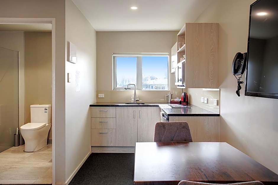 Ellerslie Palms Motel