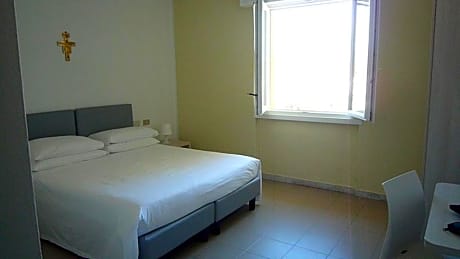Standard Double or Twin Room with Garden View