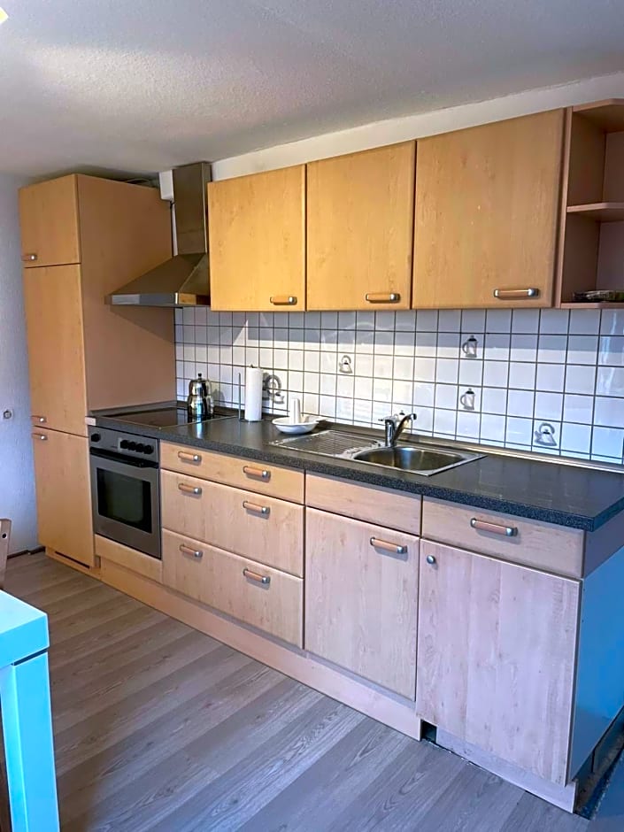 B-S Apartments L