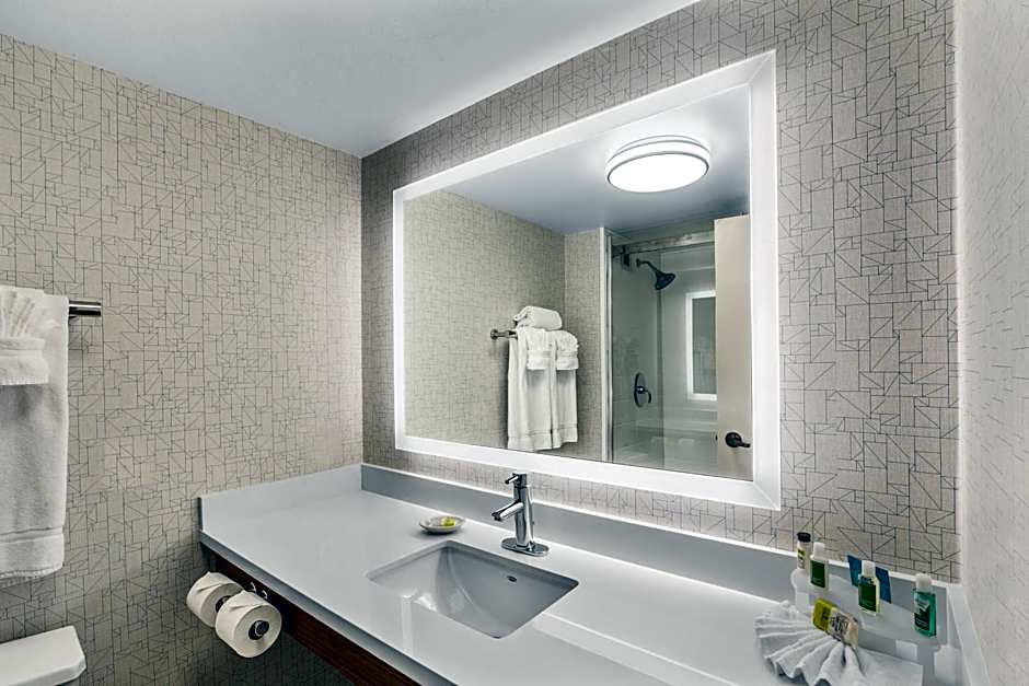 Holiday Inn Express Hotel & Suites Tacoma By IHG