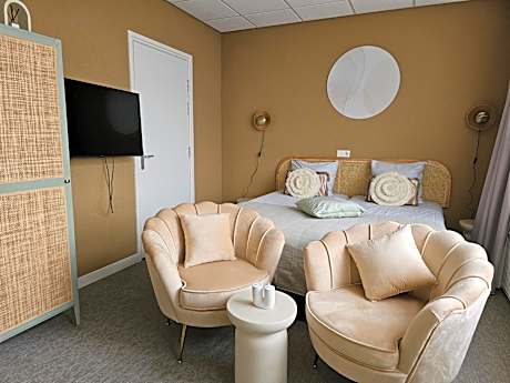 Deluxe Twin Room at The City Side with Elevator Access