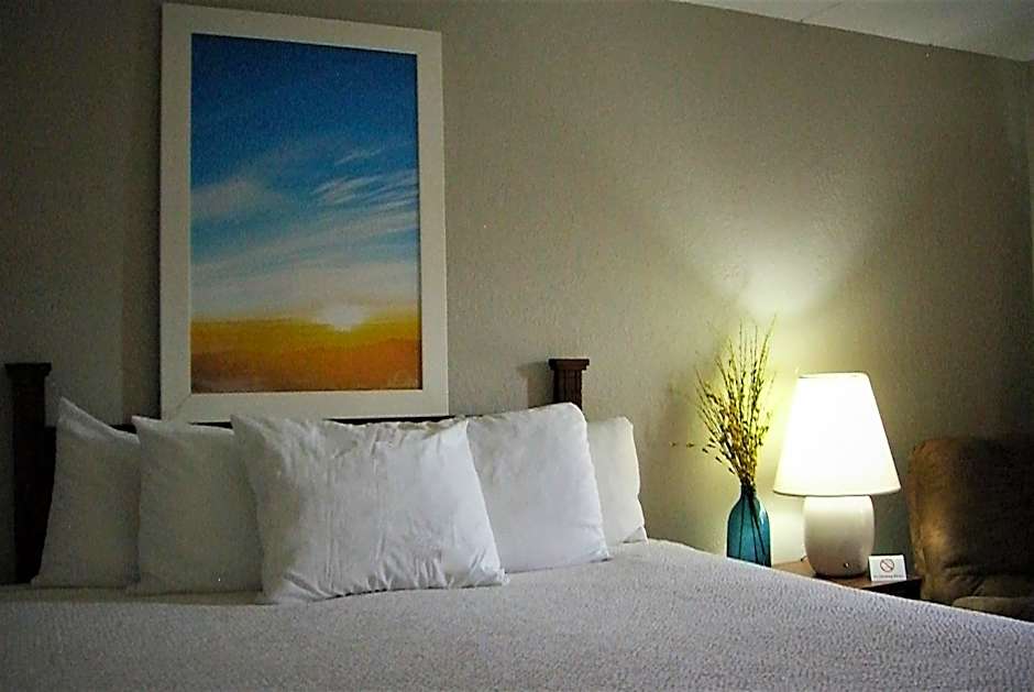 Days Inn by Wyndham Pierre