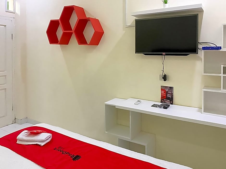 RedDoorz Syariah near PKOR Lampung