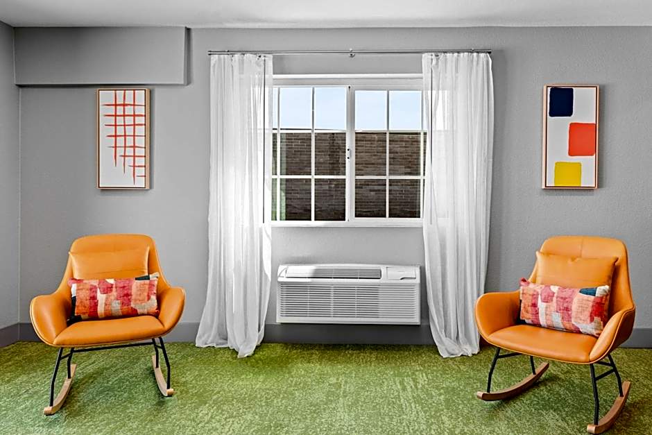 Spark by Hilton Modesto