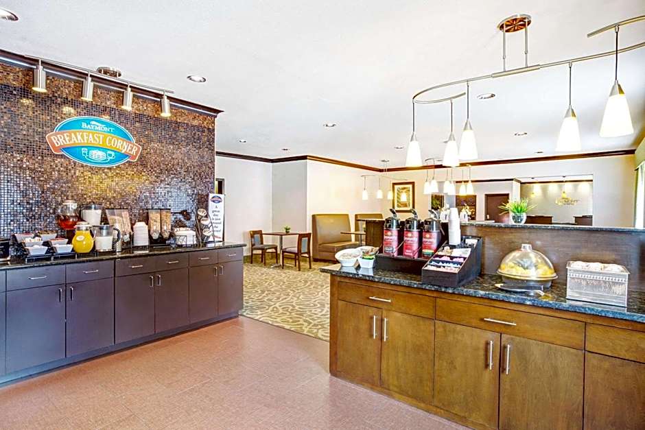 Baymont by Wyndham Dallas/ Love Field