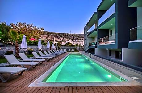 Del Mar 'Adults Only'