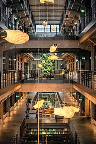 MONTOWNIA Lofts & Experience