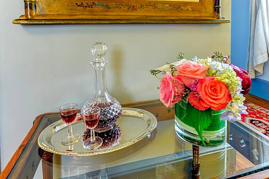 Inn by the Bandstand a Boutique Hotel