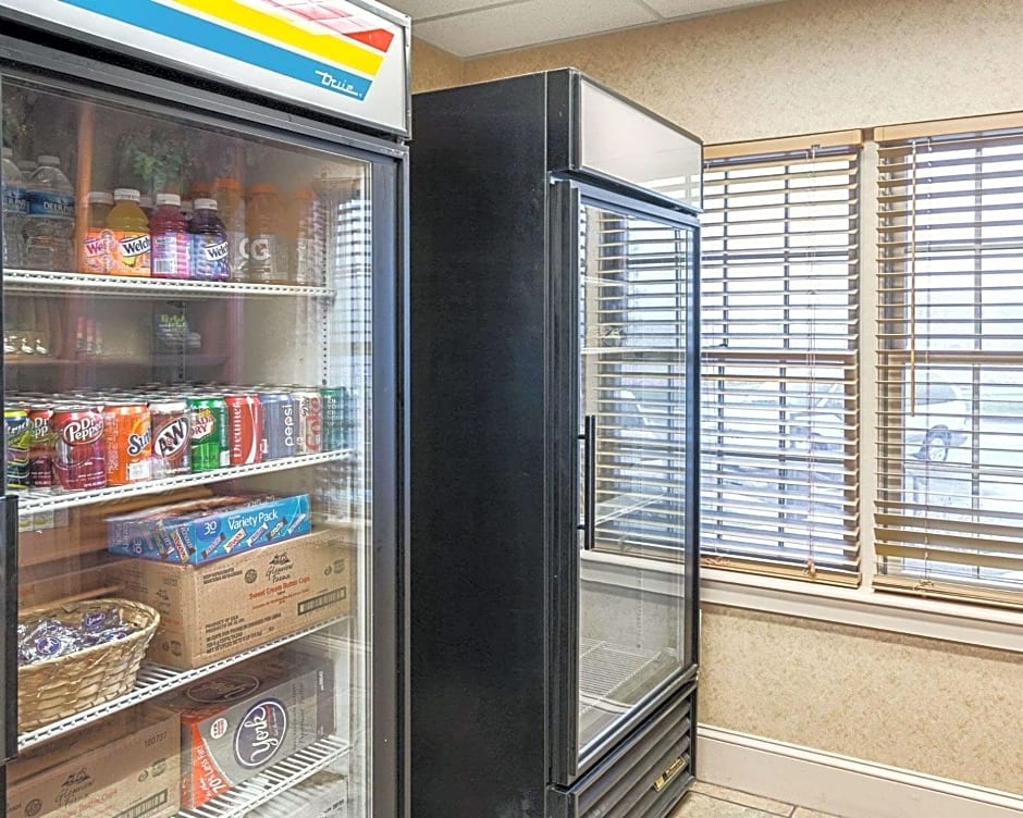 Quality Inn & Suites Skyways