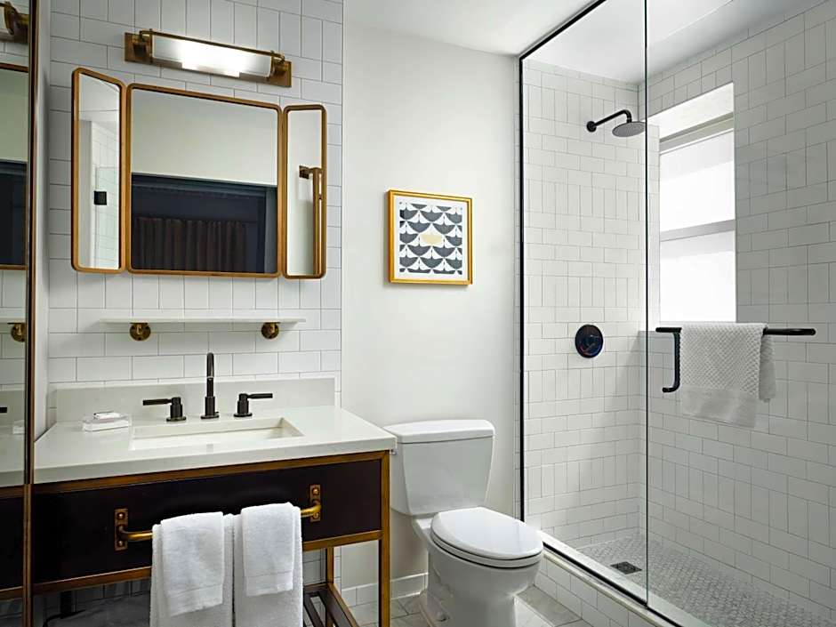 Hotel Phillips Kansas City Curio Collection by Hilton